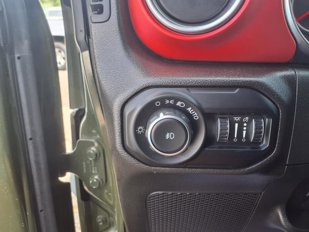 Used 2021 Jeep Wrangler Unlimited Rubicon w/ Xtreme Recon 35" Tire Package image 8