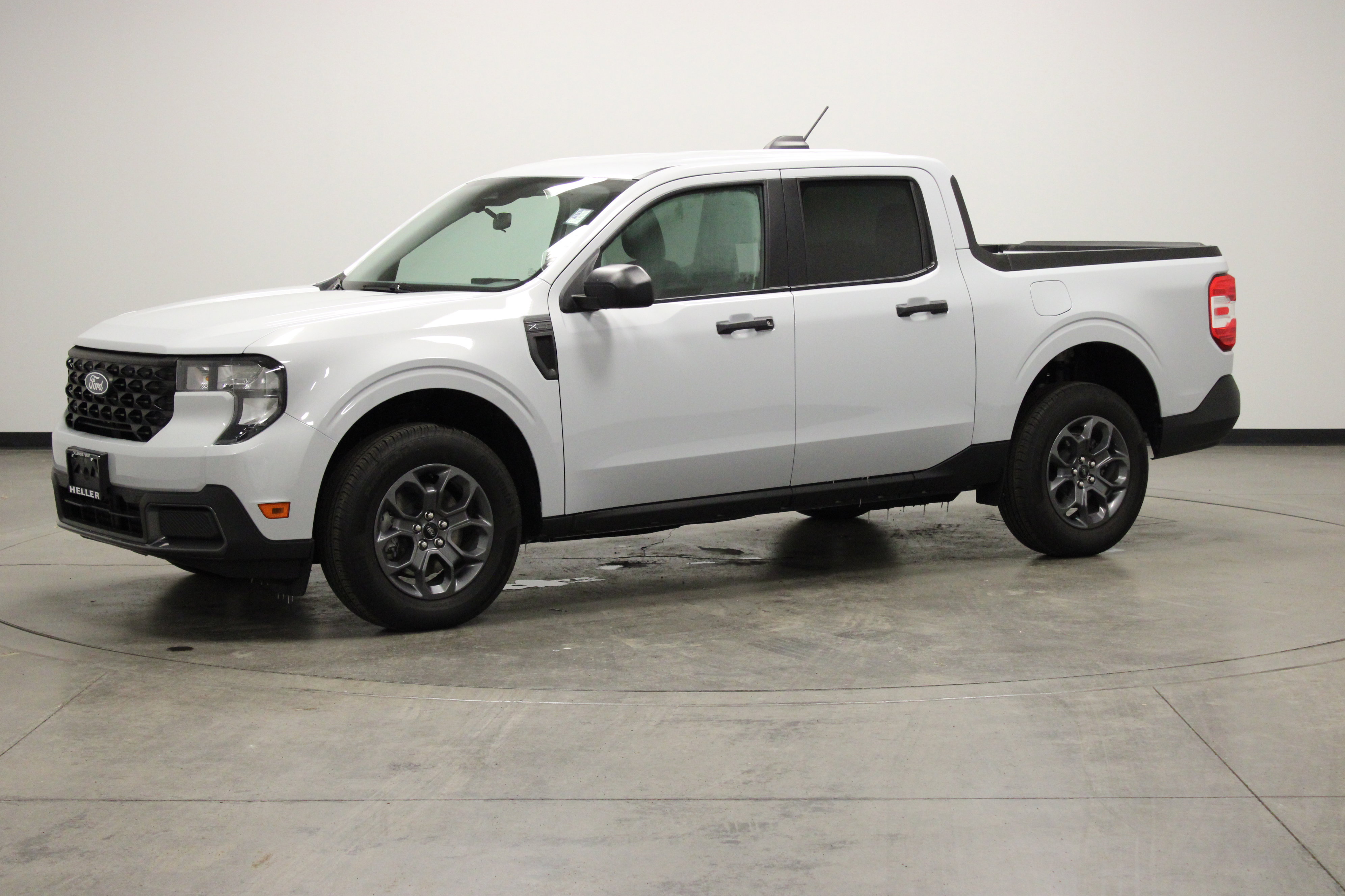 Used 2025 Ford Maverick XLT image 4