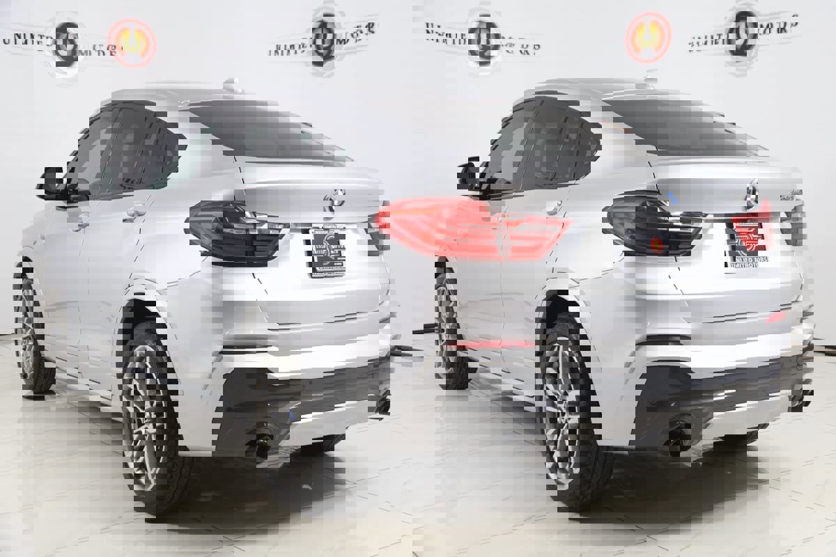 Used 2018 BMW X4 M40i image 4