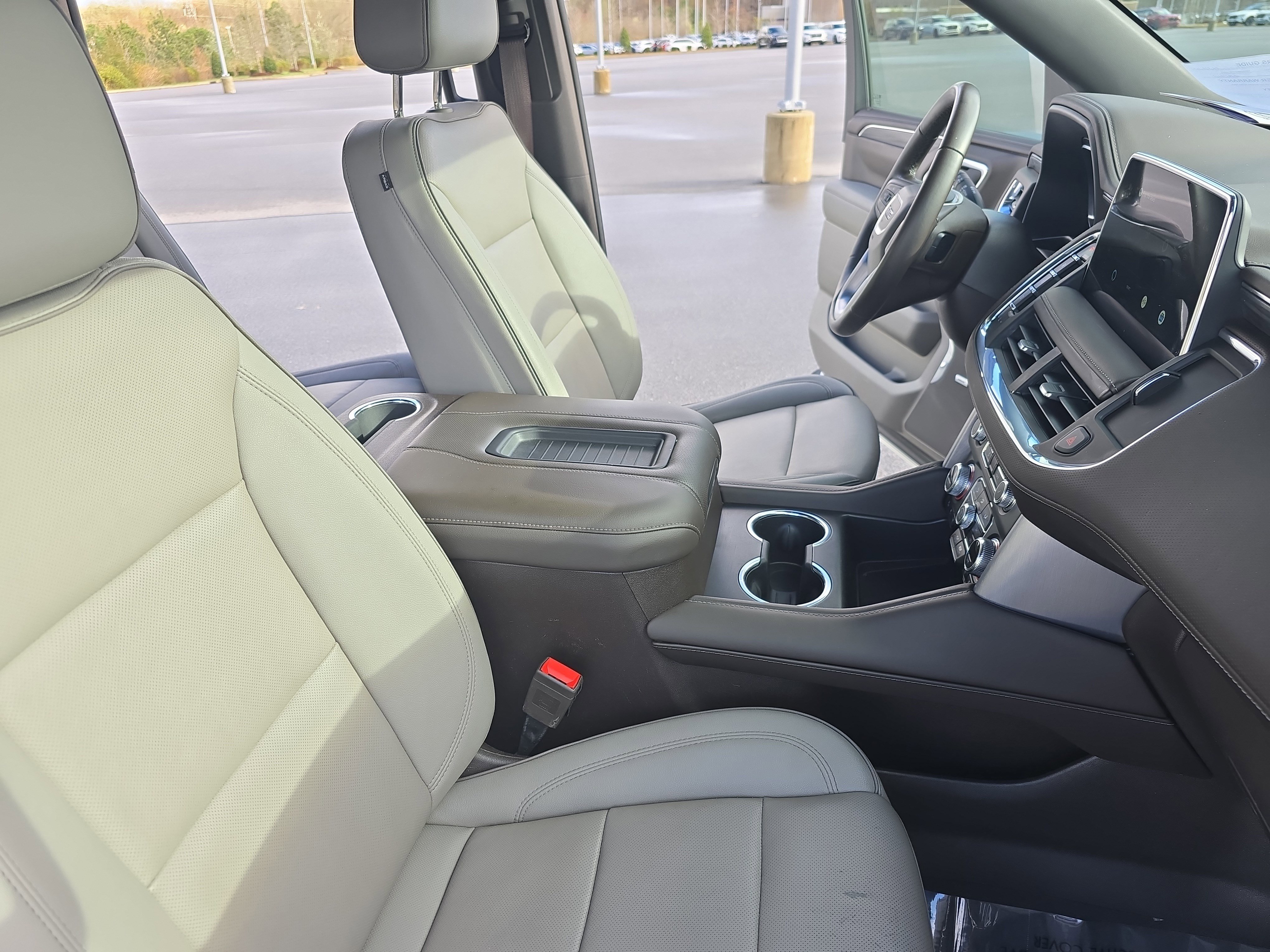 Used 2023 GMC Yukon SLT image 10