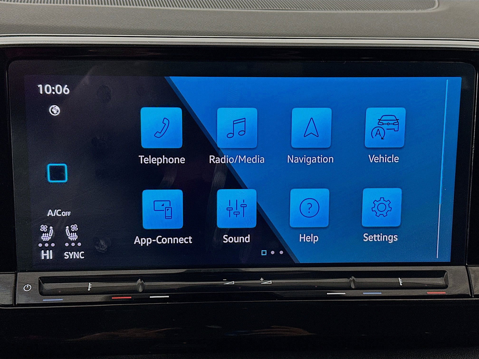 Used 2025 Volkswagen Atlas SE image 21