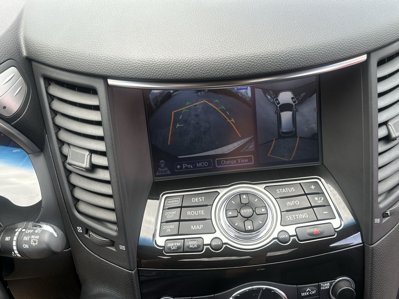 Used 2015 INFINITI QX70 2WD w/ Premium Package image 27