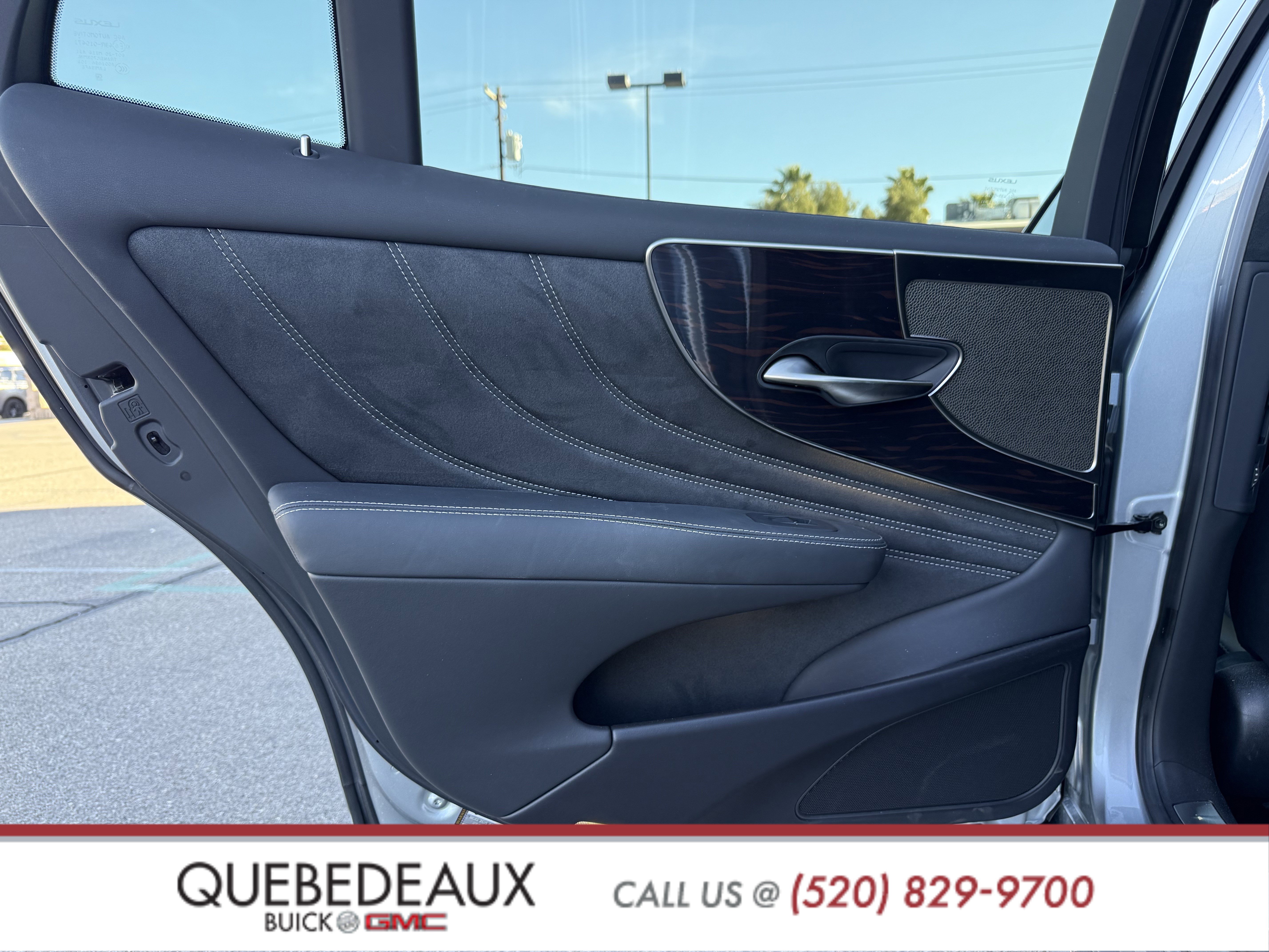 Used 2024 Lexus LS 500 w/ Interior Upgrade Package image 39