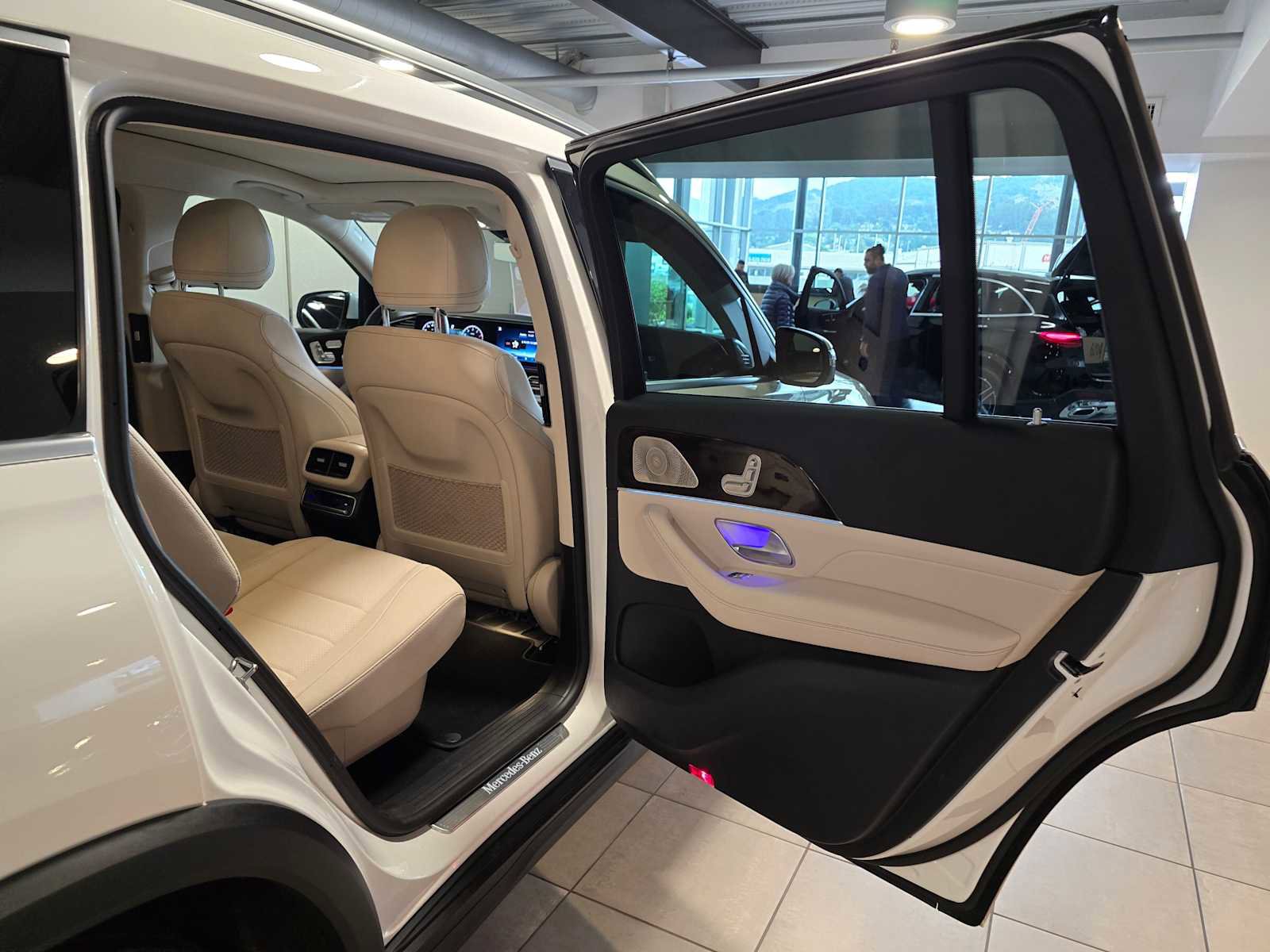 Used 2026 Mercedes-Benz GLS 450 4MATIC image 14