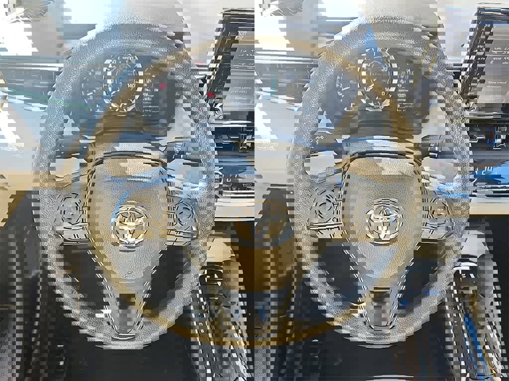 Used 2022 Toyota Corolla LE image 16