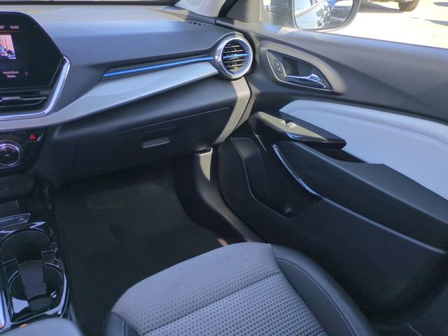 Certified 2025 Chevrolet Trax LT image 17