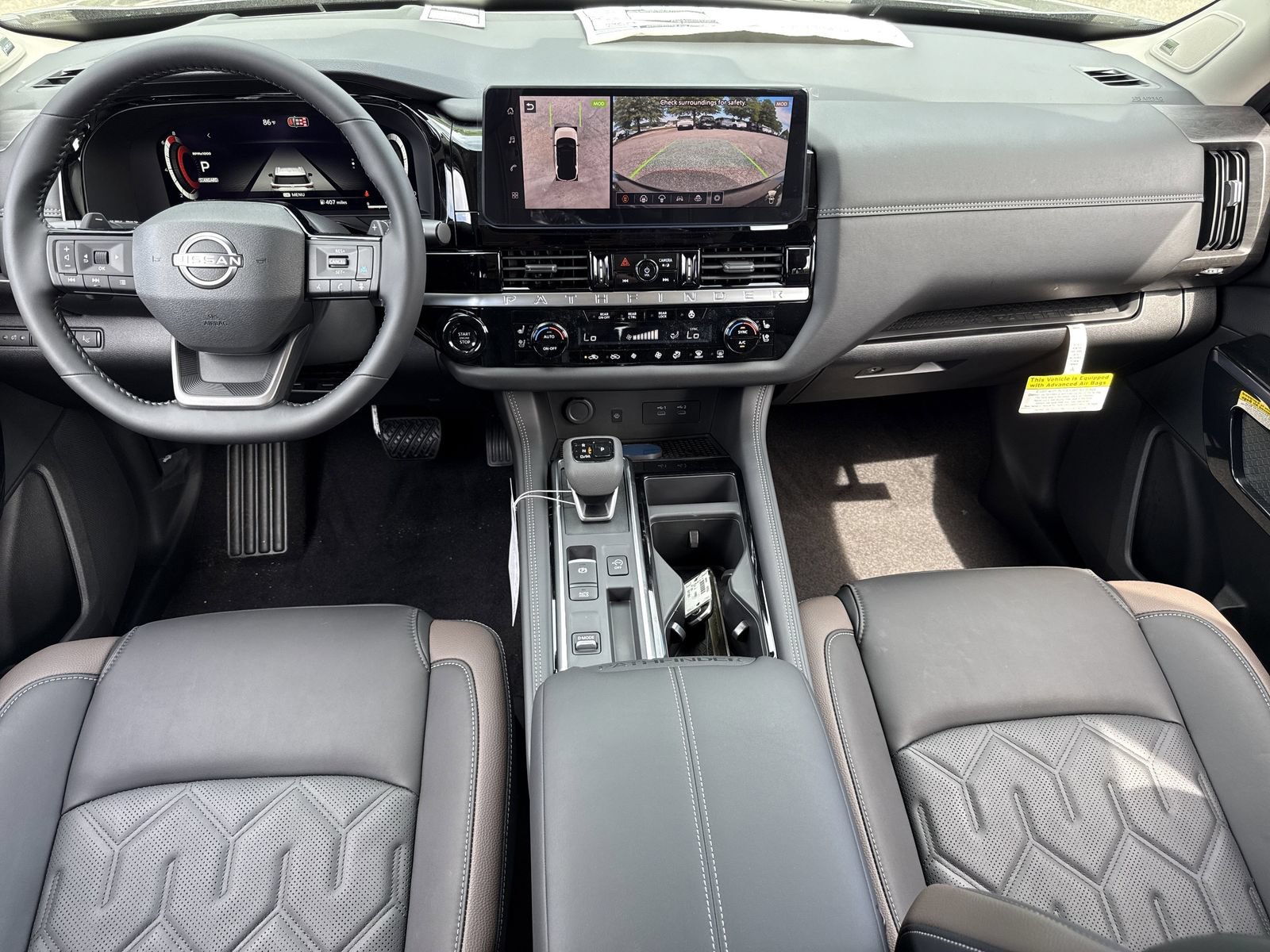 New 2026 Nissan Pathfinder Platinum FWD image 2