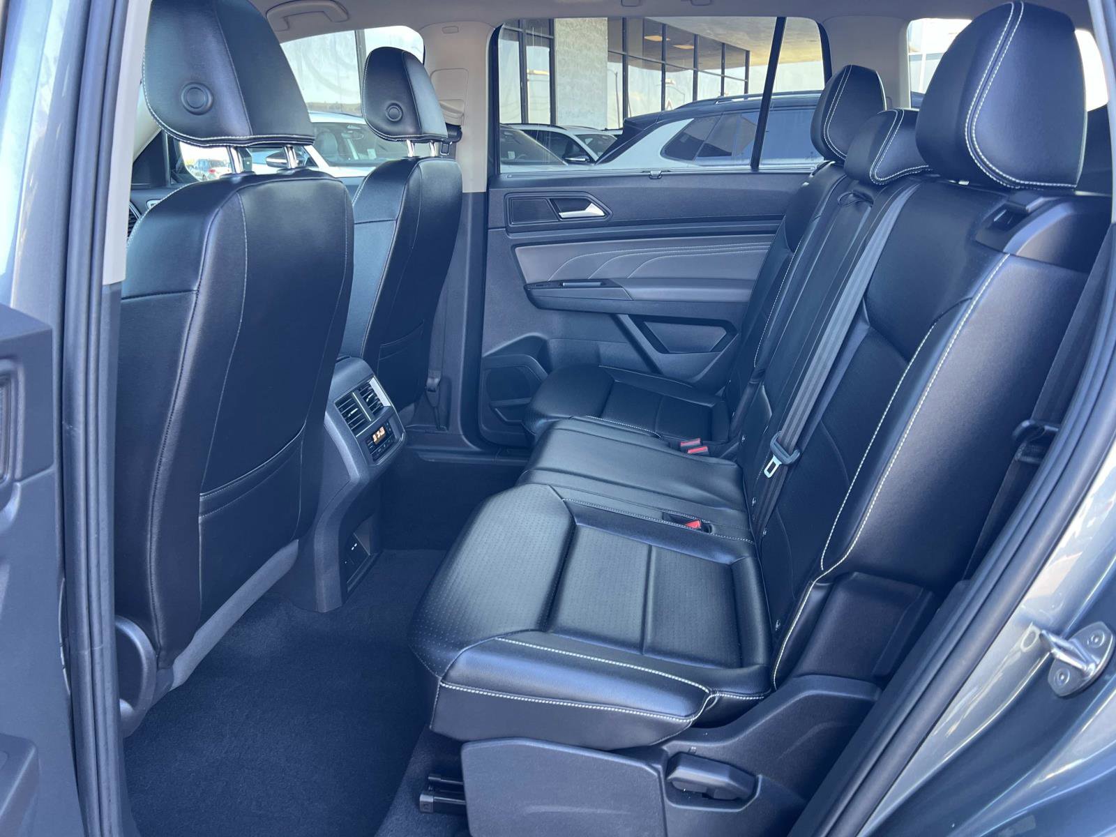 Certified 2022 Volkswagen Atlas SEL R-Line image 23