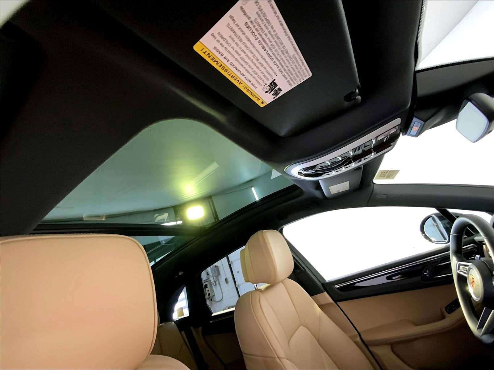 Certified 2025 Porsche Macan image 20