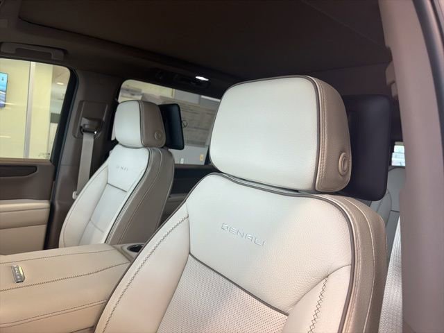 New 2026 GMC Yukon XL Denali w/ Denali Reserve Package image 23