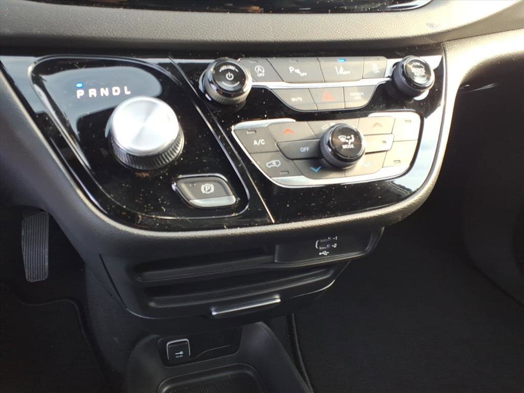 New 2026 Chrysler Voyager LX FWD image 14