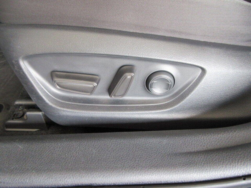 Used 2024 Toyota Camry LE image 11