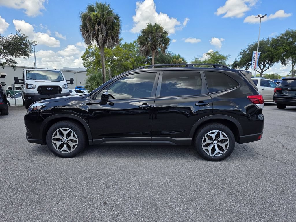 Used 2024 Subaru Forester Premium AWD/4WD image 5