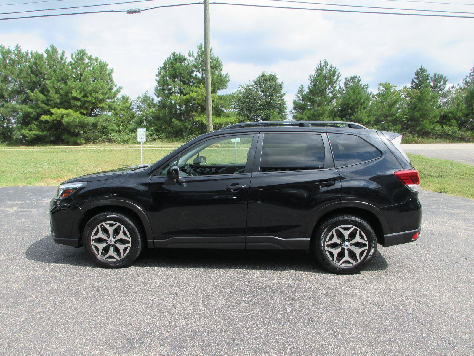 Used 2020 Subaru Forester Premium AWD/4WD image 8