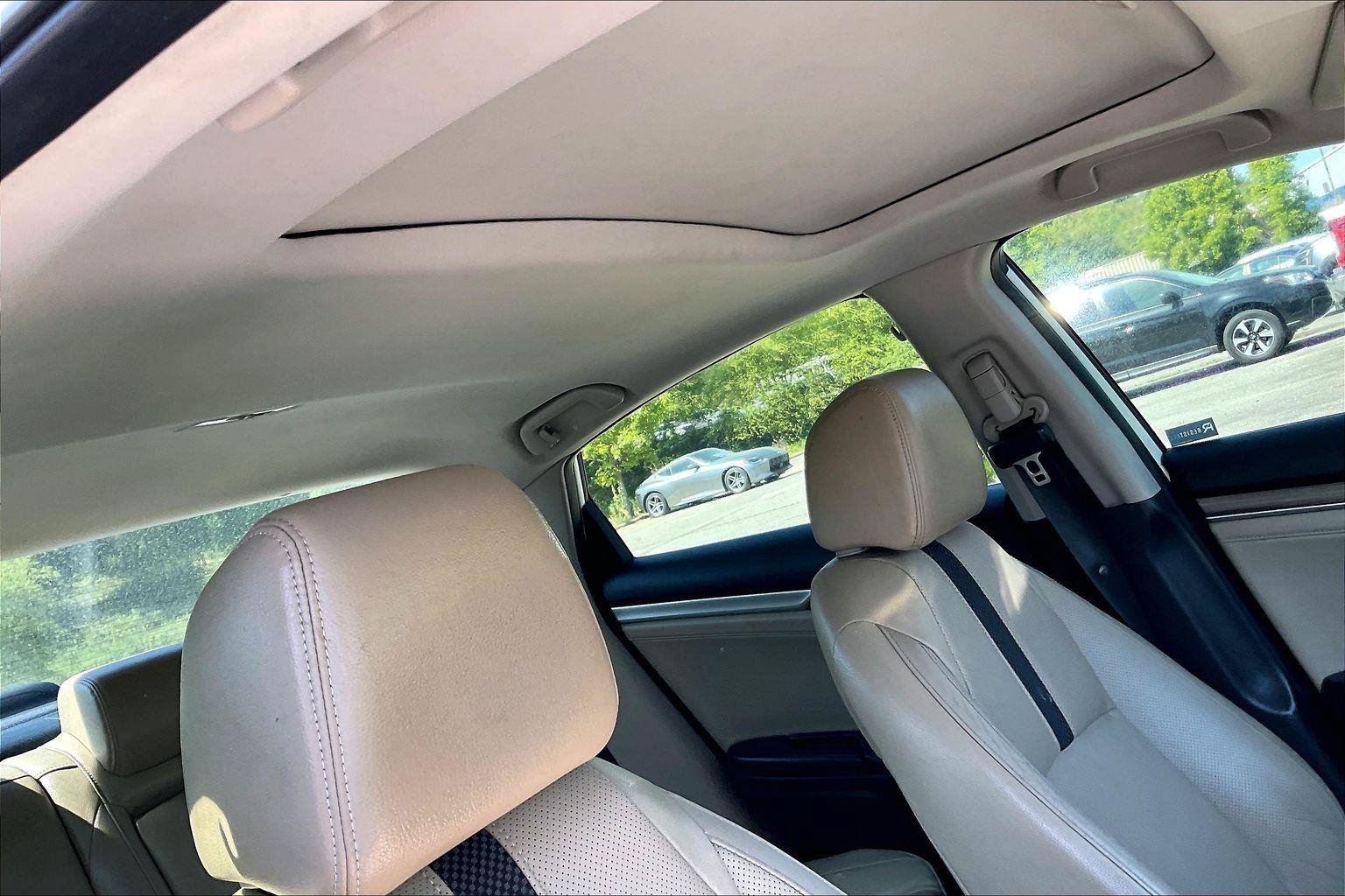 Used 2019 Honda Civic Touring image 22