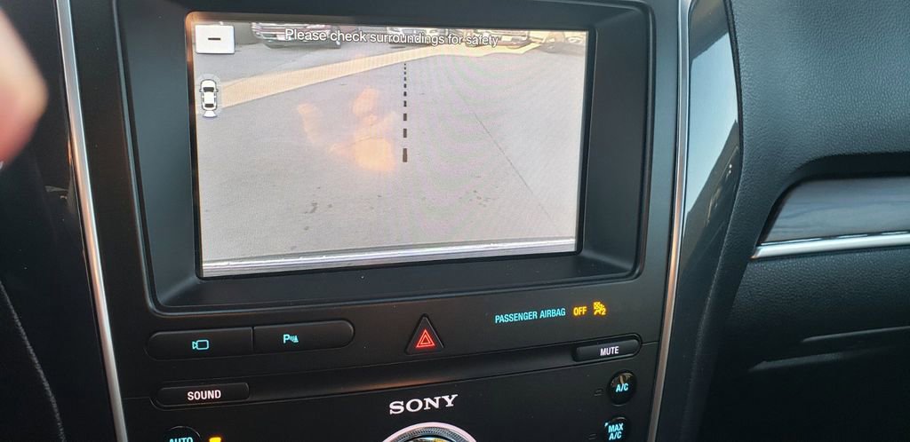 Used 2019 Ford Explorer Limited w/ Ford Safe & Smart Package image 19