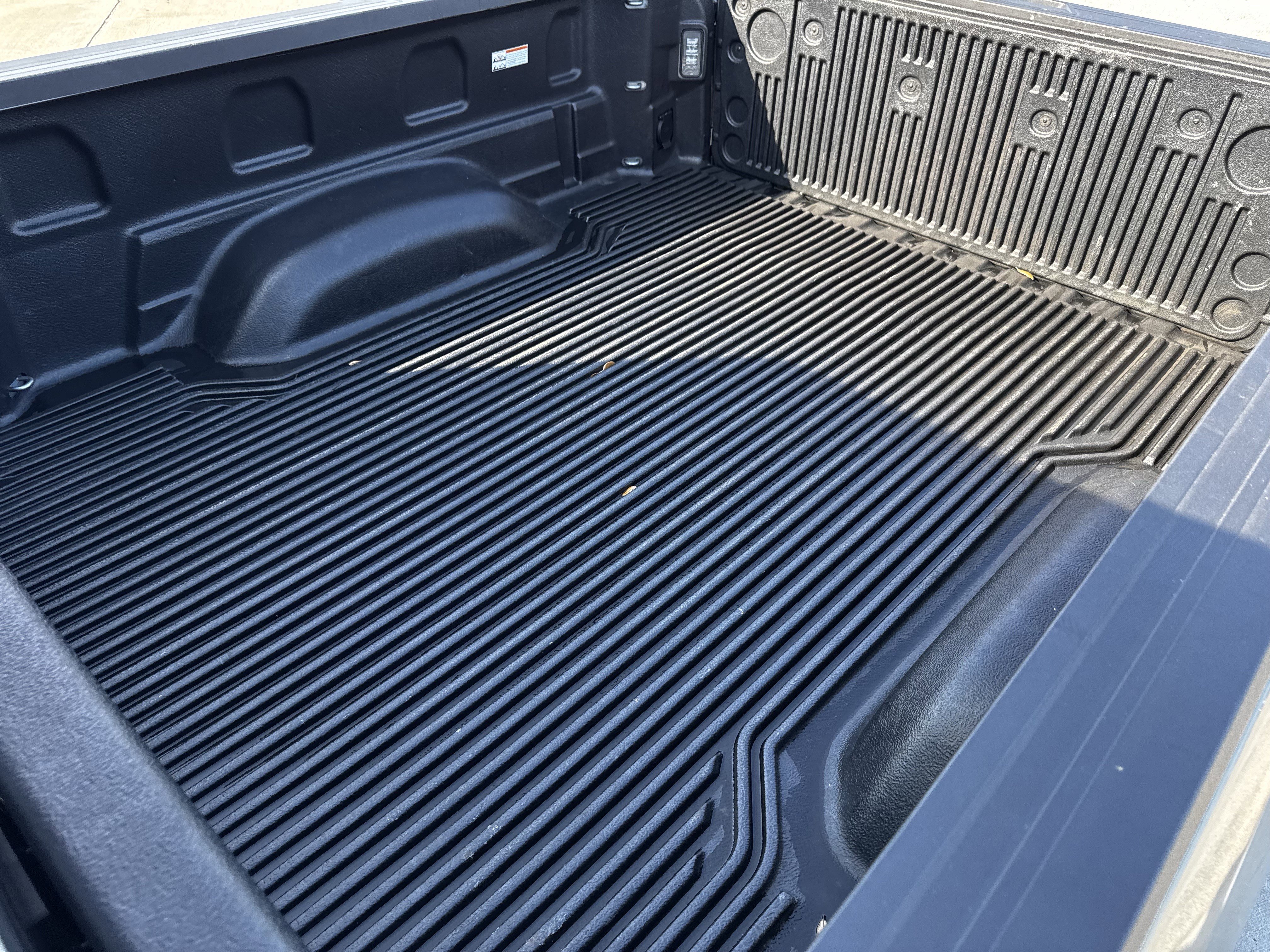 Used 2025 Chevrolet Silverado 2500 LT w/ Convenience Package image 31