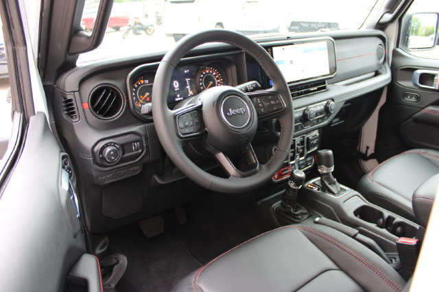 Used 2026 Jeep Gladiator Rubicon AWD/4WD image 17