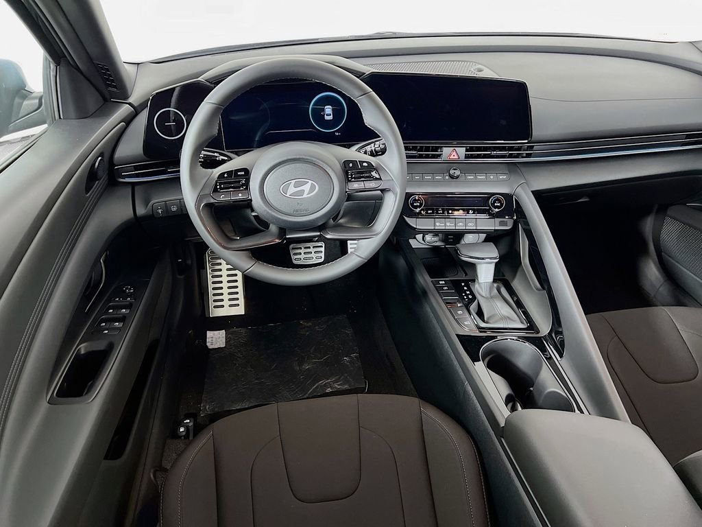 Certified 2025 Hyundai Elantra SEL image 20