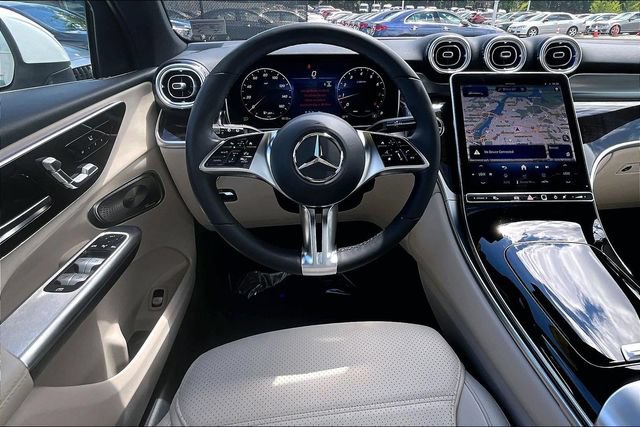 Used 2026 Mercedes-Benz GLC 300 4MATIC image 4