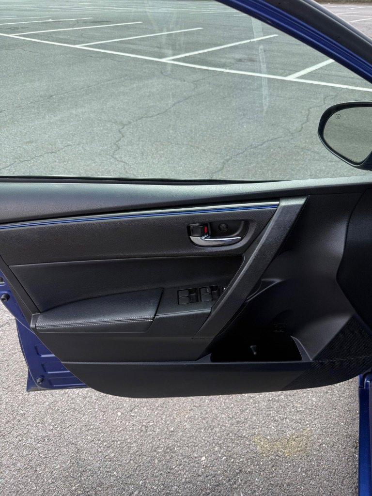 Used 2017 Toyota Corolla SE w/ Carpet Mat Package (TMS) image 10