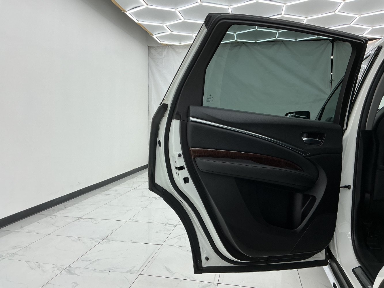Used 2019 Acura MDX FWD image 24
