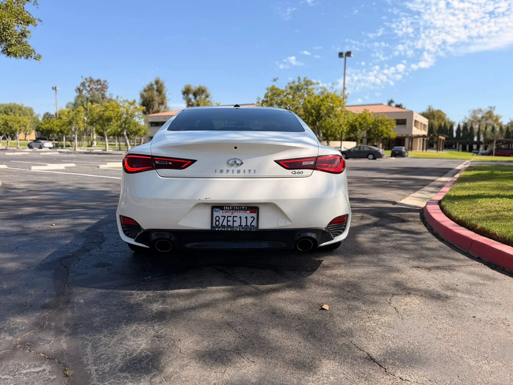 Used 2017 INFINITI Q60 2.0t w/ Moonroof Package RWD image 7