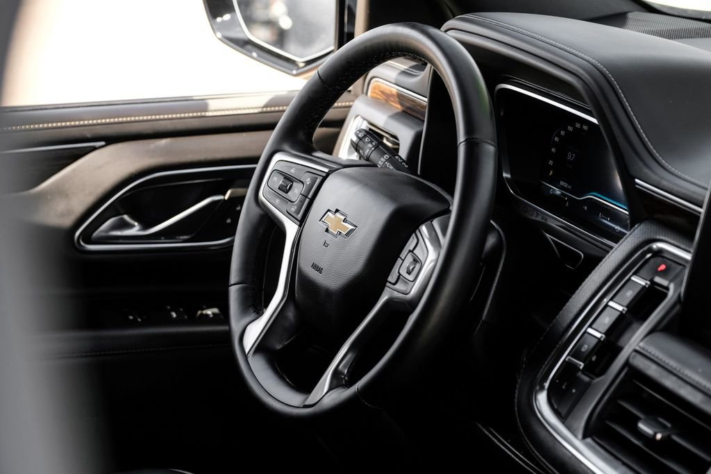 Used 2024 Chevrolet Suburban Premier image 11