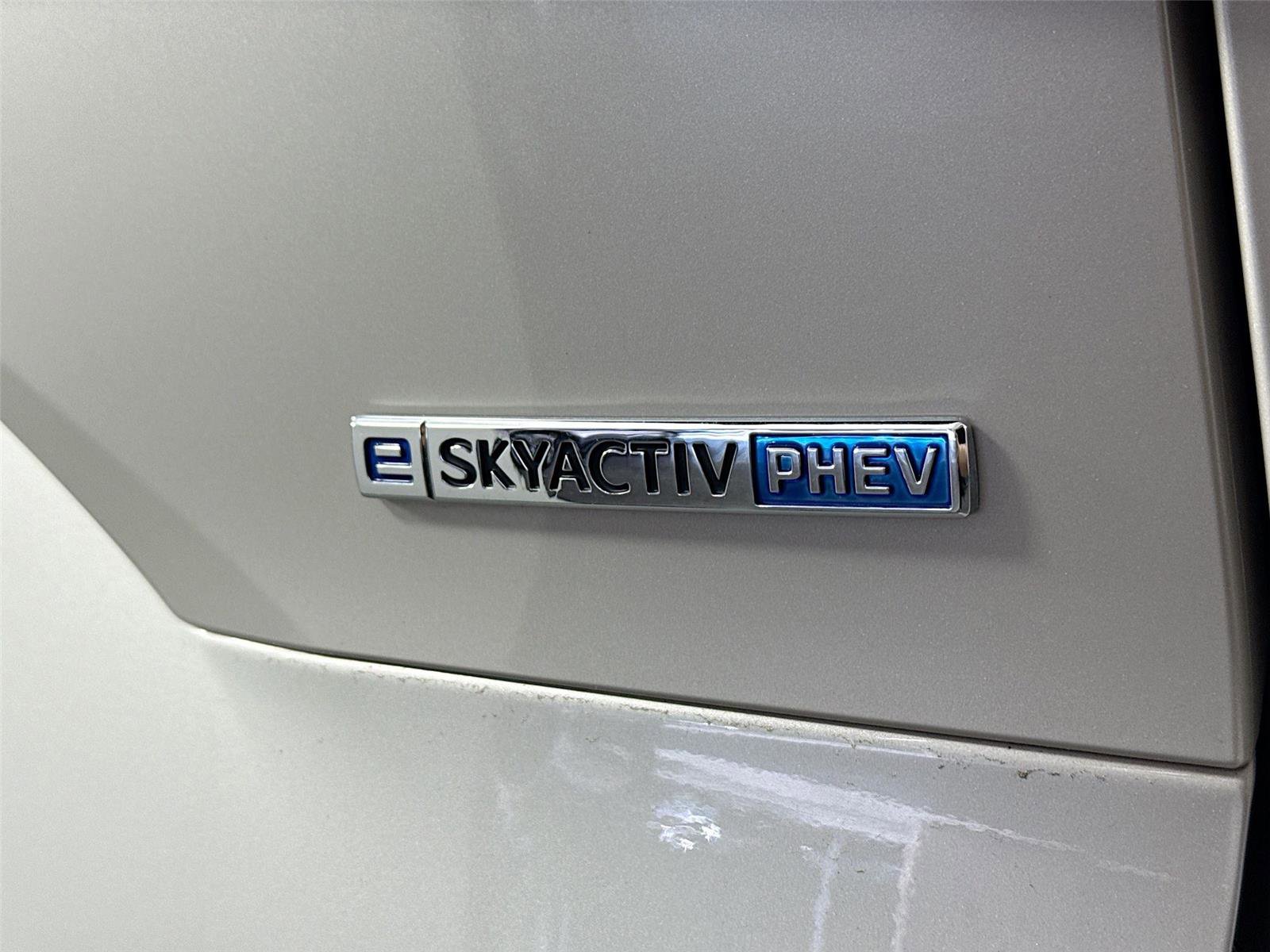 Used 2025 MAZDA CX-90 Plug-In Hybrid w/ Preferred AWD/4WD image 15