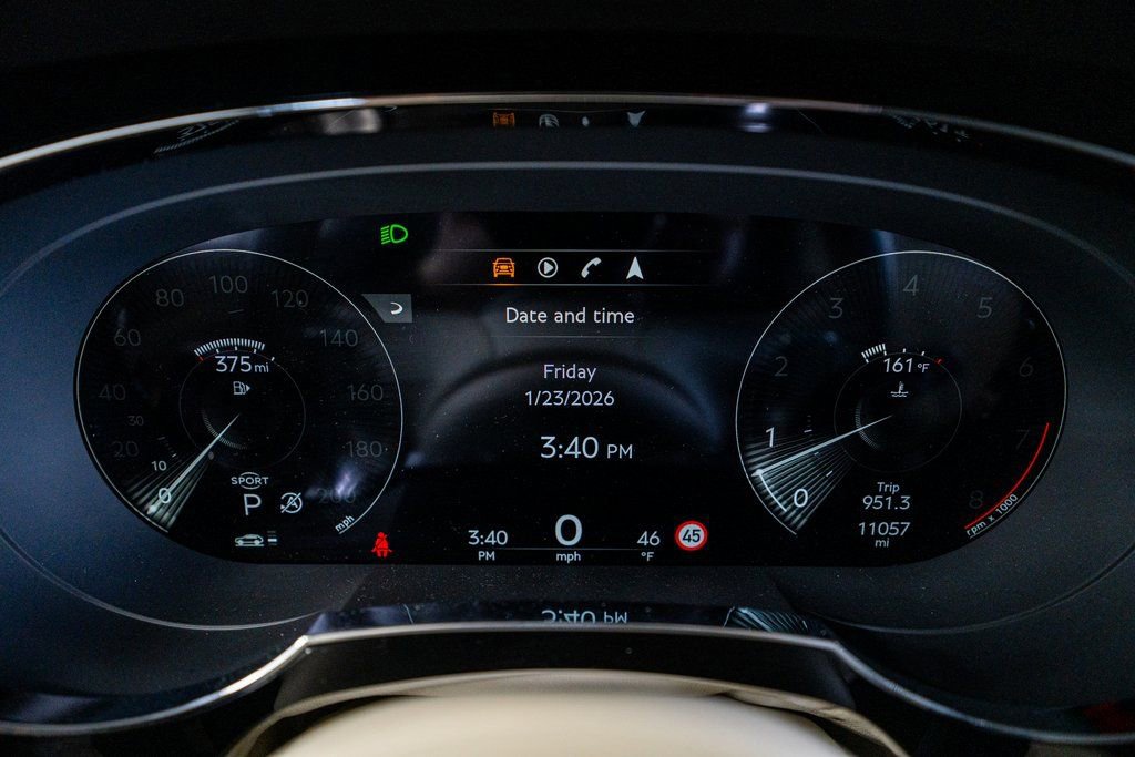 Used 2021 Bentley Bentayga image 45