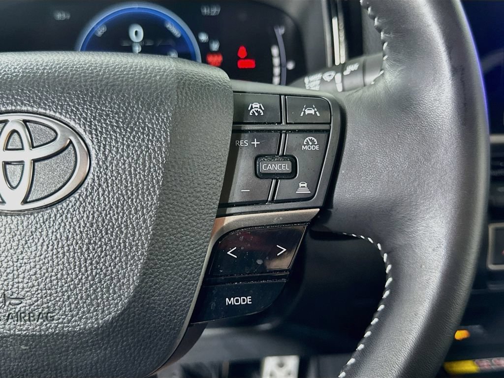 Used 2026 Toyota Camry SE FWD image 23