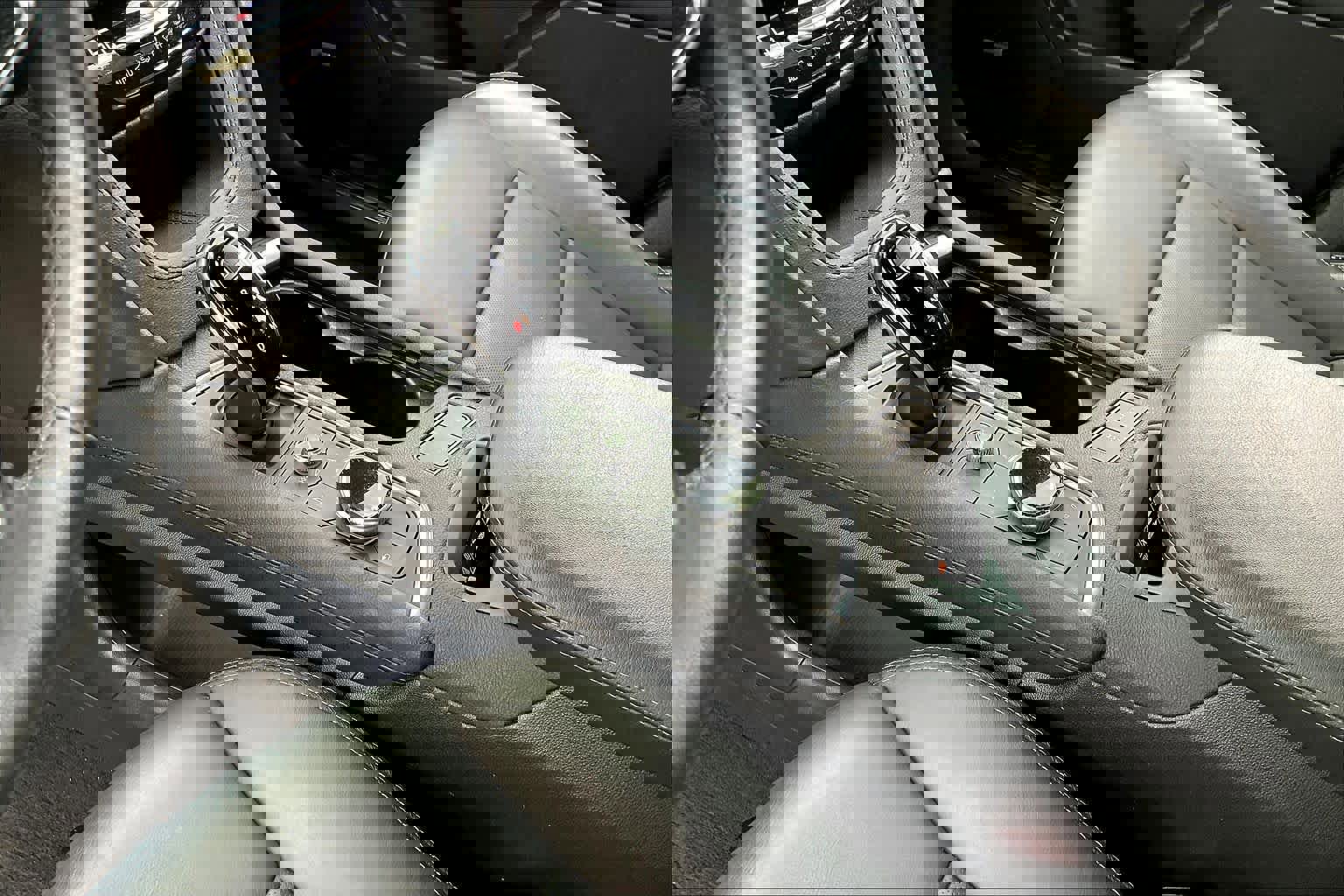 Used 2021 Cadillac XT5 Premium Luxury image 16