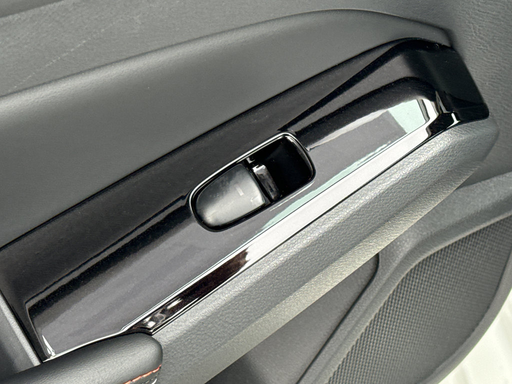 New 2025 Nissan Altima 2.5 SR image 31