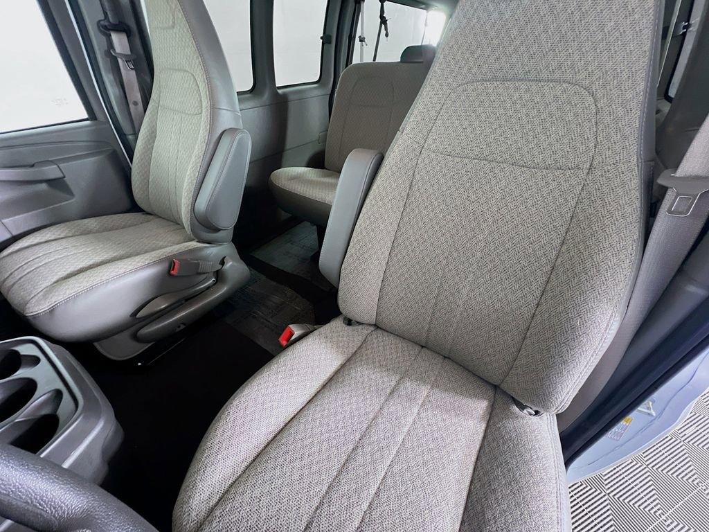 Used 2025 Chevrolet Express 3500 LT w/ LT Preferred Equipment Group RWD image 19