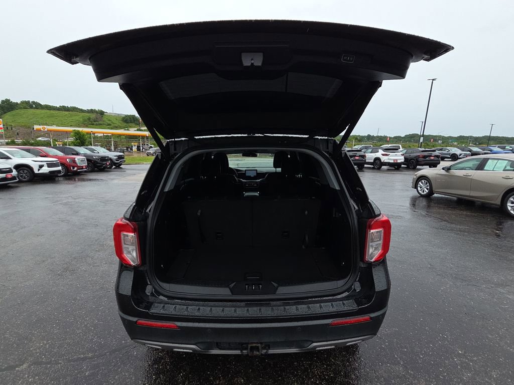 Used 2022 Ford Explorer XLT w/ Equipment Group 202A AWD/4WD image 33