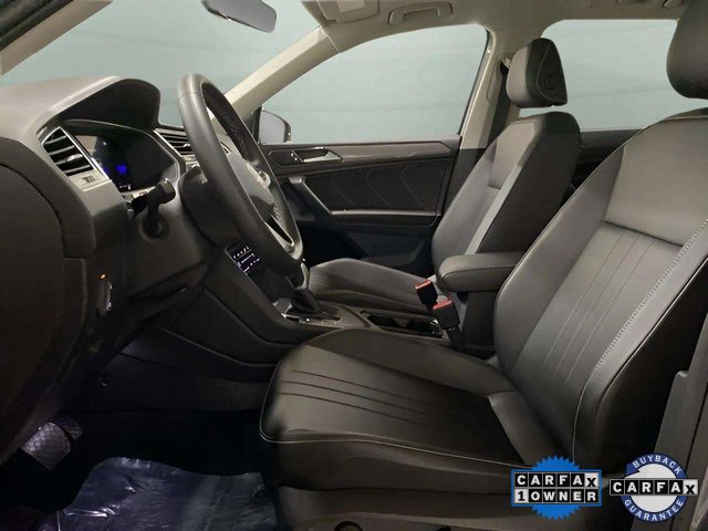 Used 2023 Volkswagen Tiguan SE w/ Panoramic Sunroof Package image 17