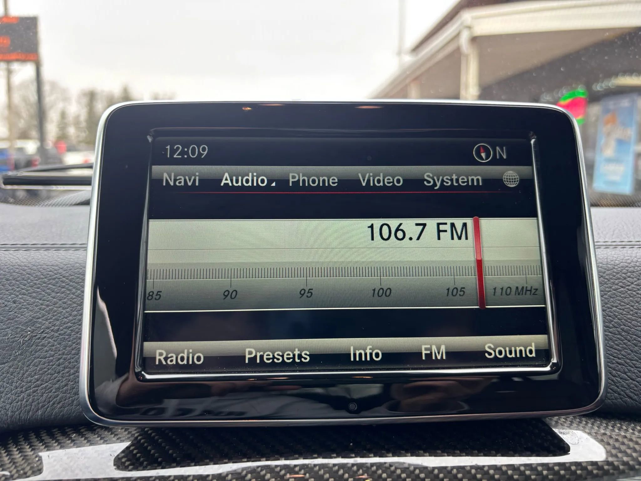 Used 2015 Mercedes-Benz G 63 AMG 4MATIC image 24