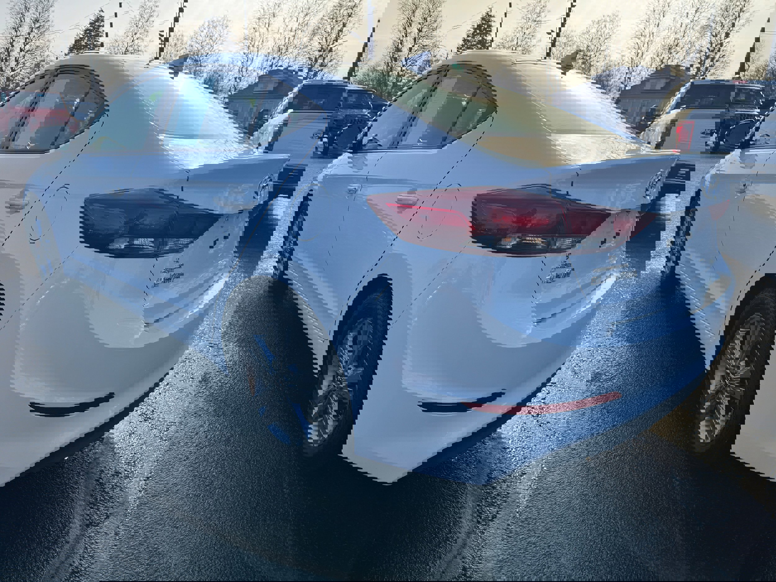 Used 2017 Hyundai Elantra SE w/ SE A/T Tech Package 03 image 5