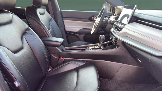 Used 2025 Jeep Compass Limited image 14