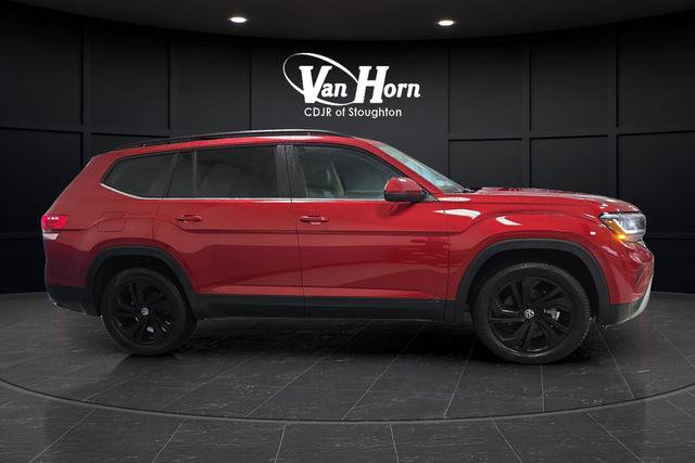Used 2022 Volkswagen Atlas SE image 2