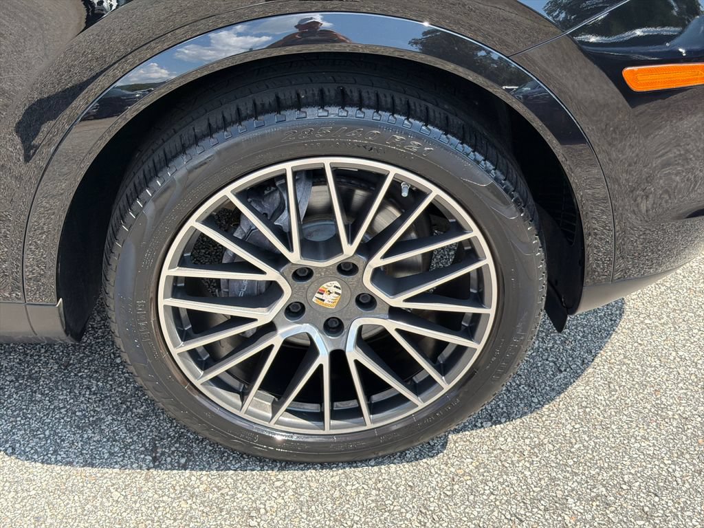 Used 2020 Porsche Cayenne AWD/4WD image 12