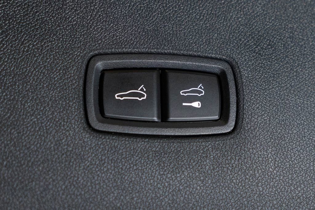 Certified 2026 Porsche Cayenne AWD/4WD image 39