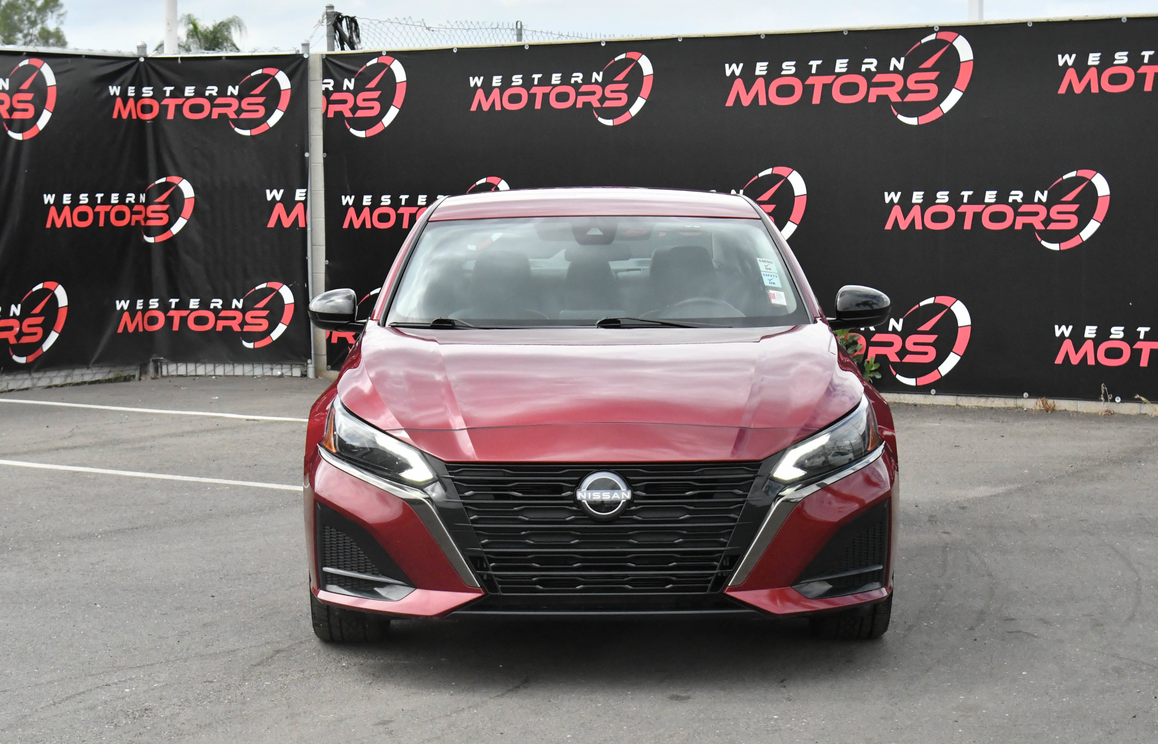 Used 2023 Nissan Altima 2.5 SR image 2