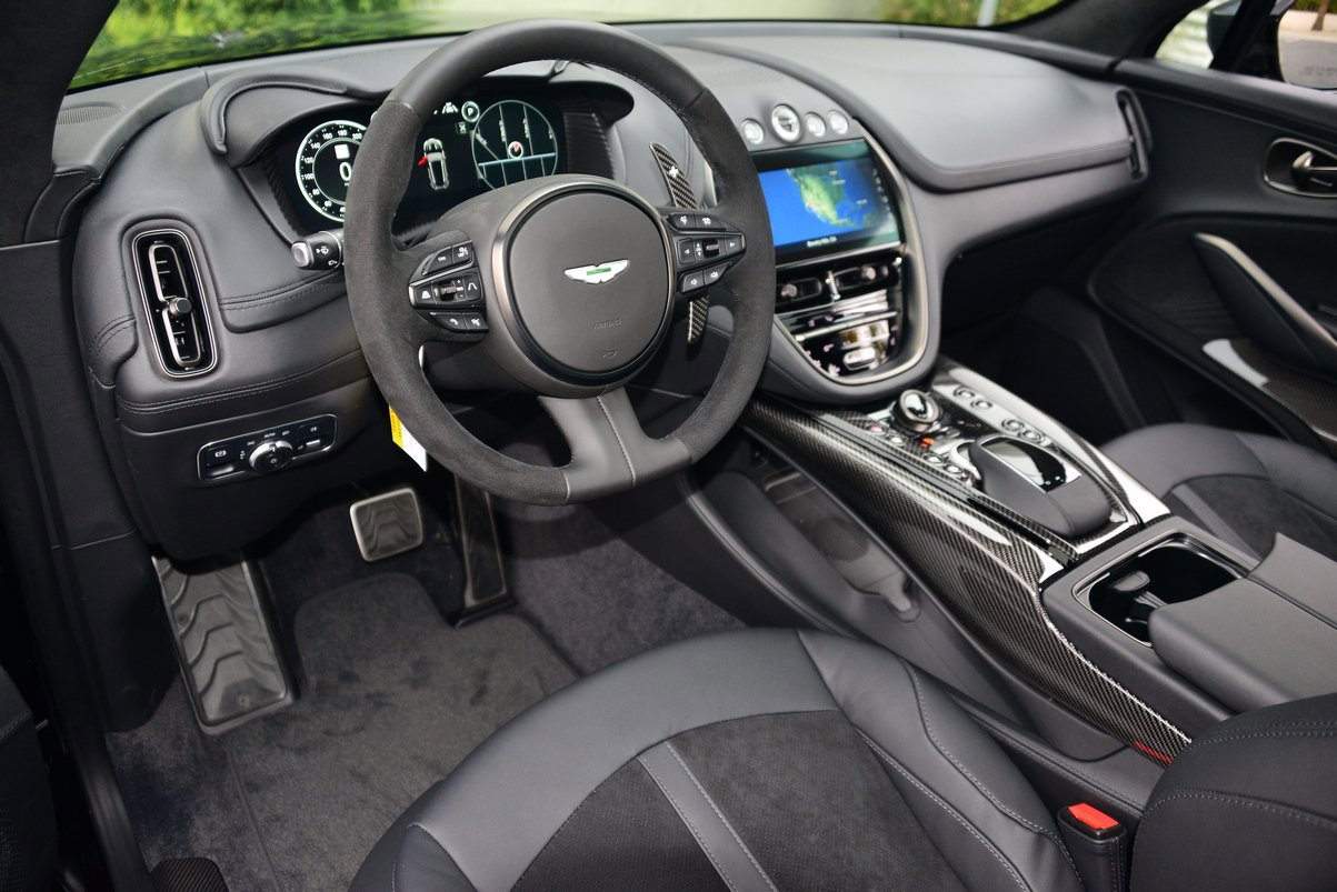 Used 2023 Aston Martin DBX 707 image 3