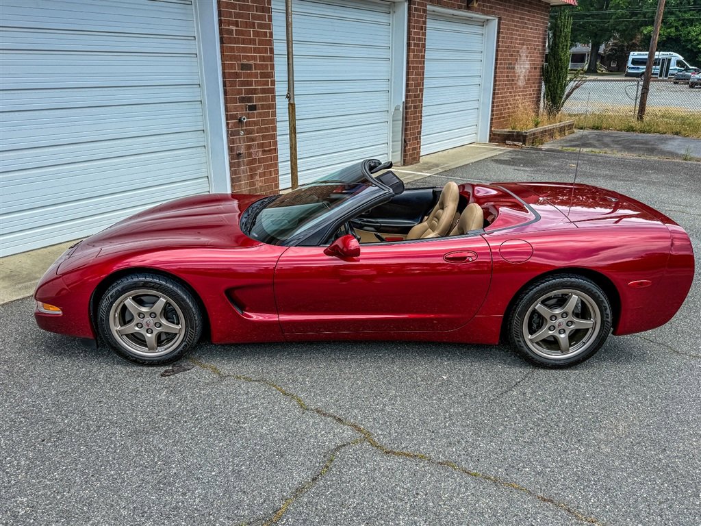 Used 1999 Chevrolet Corvette Convertible w/ Memory Pkg RWD image 20