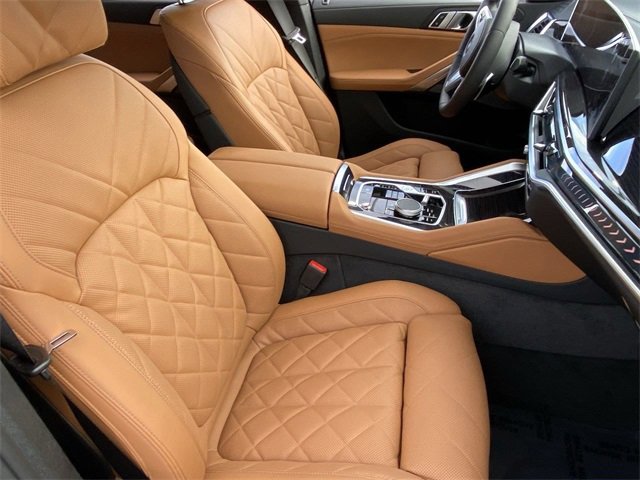 New 2026 BMW X6 xDrive40i w/ Climate Comfort Package image 11