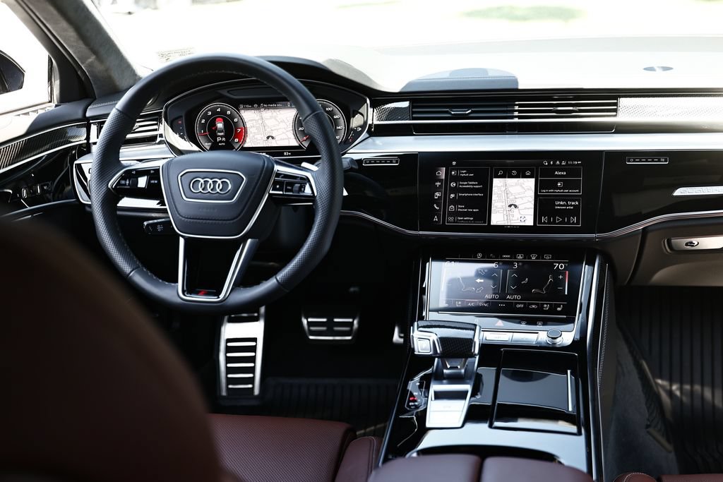 Used 2025 Audi S8 AWD/4WD image 28