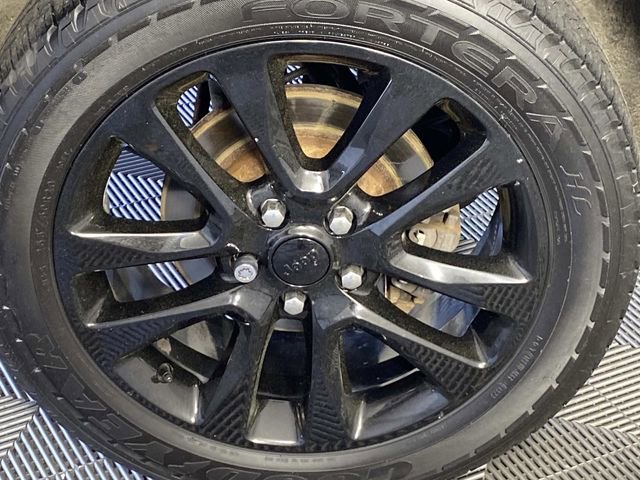 Used 2018 Jeep Grand Cherokee Altitude AWD/4WD image 26