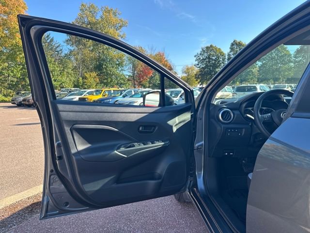 Used 2025 Nissan Versa S w/ Trunk Package image 11