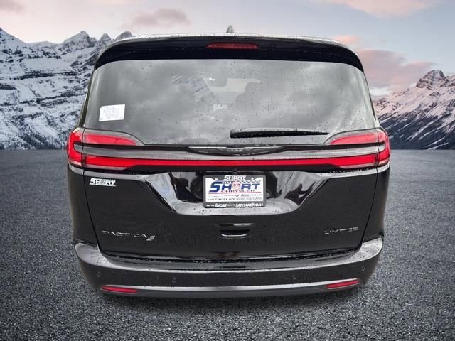 New 2026 Chrysler Pacifica Limited w/ Uconnect Theater Family Group image 4